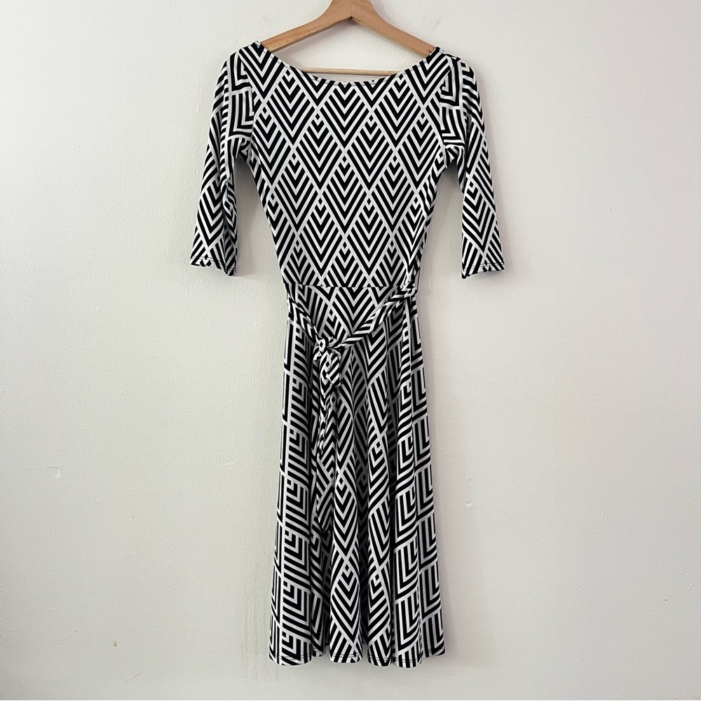 Leota Geometric Pattern Ballet Neck 3/4 Sleeve Tie Waist Dress Black size XS